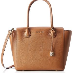 ⛔️SOLD⛔️Michael Kors Mercer Large Handbag